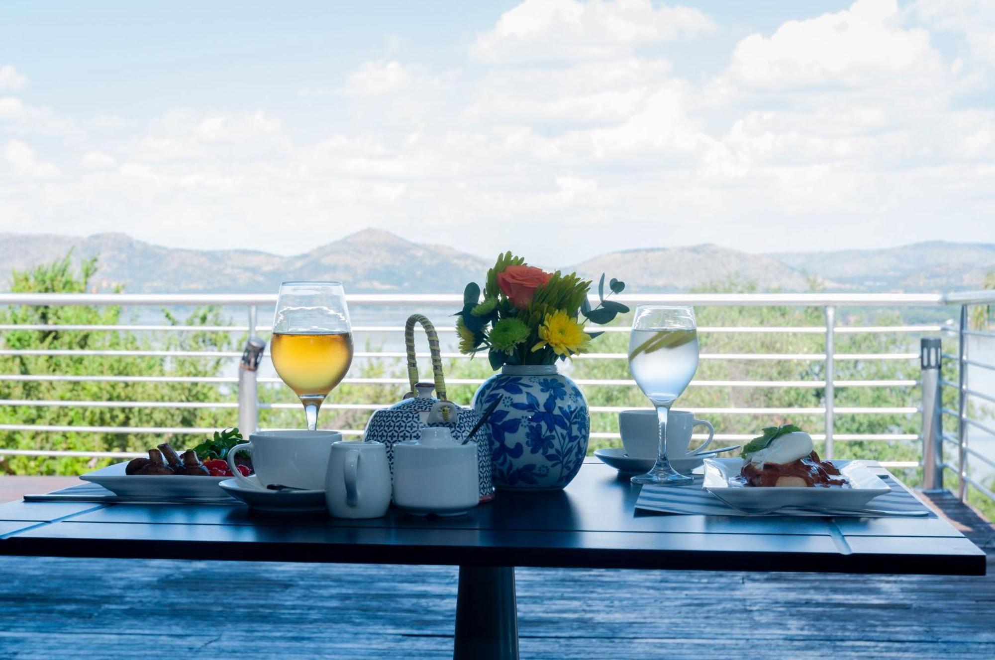129Inharties Lodge And Spa Hartbeespoort Exteriör bild